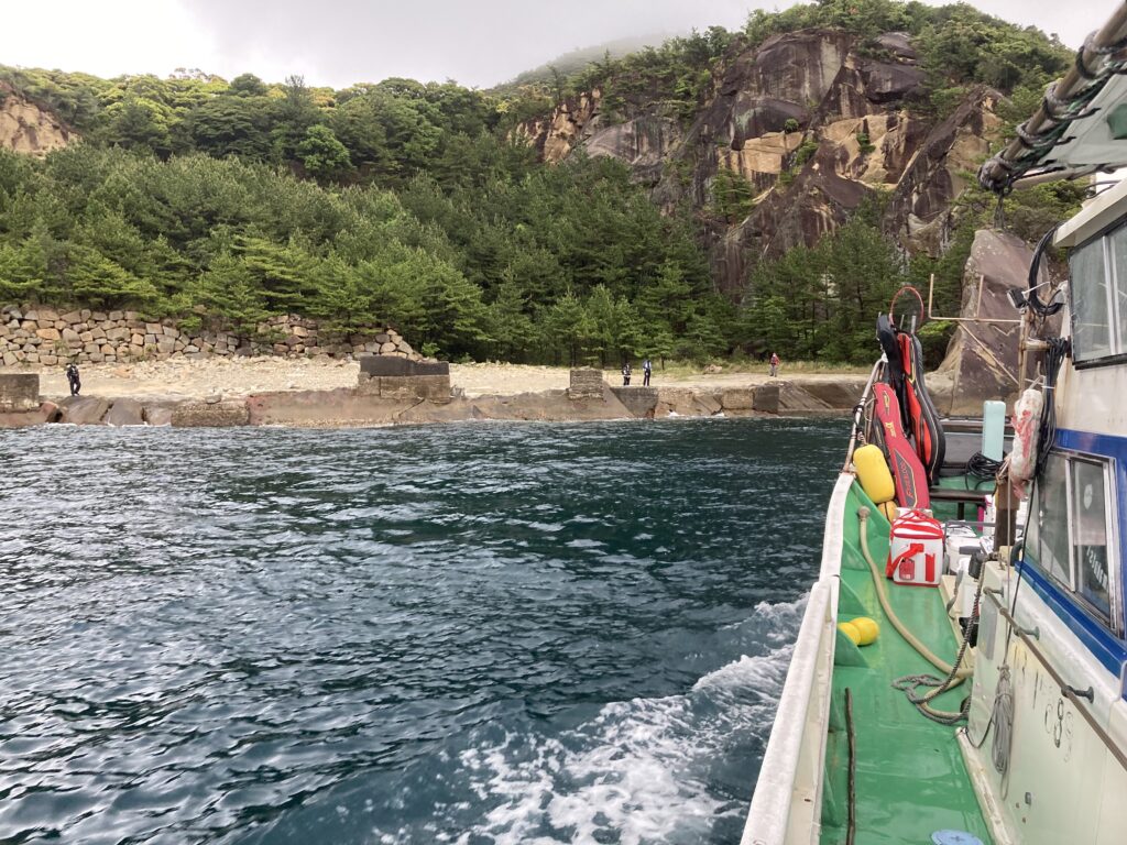 牟岐大島の石切場でくじ引き